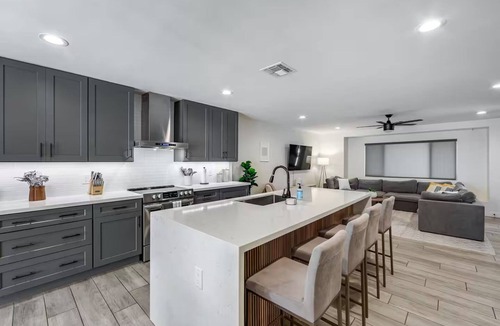South Scottsdale Villa | Vesper | Pool, Casita, Fire Pit, Turf Yard, Sleeps 20 | Old Town Scottsdale