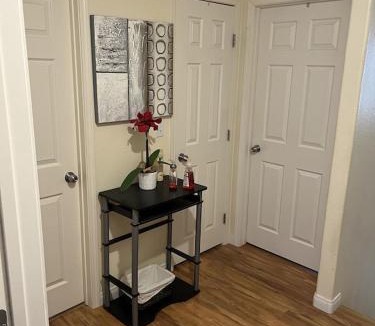 Sunrise Manor House | Vic's 3 bedroom 4beds & POOL centrally located!