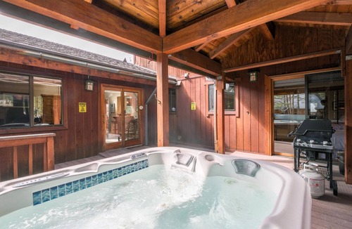 Olympic Valley House | Victory Place at Palisades - 5 BR - Hot Tub - Pool Table- Ski Shuttle!