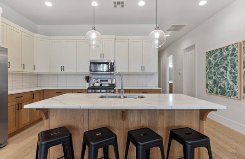 Bloomington House | Villa #12 at Bloomington Country Club: Pool, Golf, Restaurant