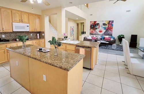 Spring Valley House | Villa Luxur- Modern Stylish house W/ Gym & Spa
