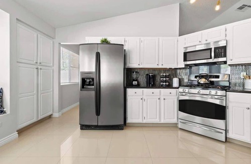 Green Valley House | Viva Las Vegas - Newly Remodeled 4BR house