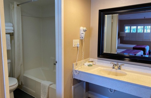 Southwest Anaheim Hotel | Vivo Hotel