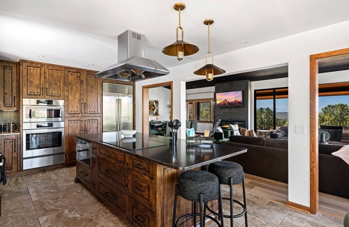 West Sedona House | Vortex View –Luxury Sedona Retreat with Infinity Pool Game Room & Red Rock Views