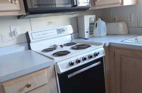 Tucson House | Voyager Park, Very Active Adult Community - 1 Bedroom, sleeps 4, Light & bright!