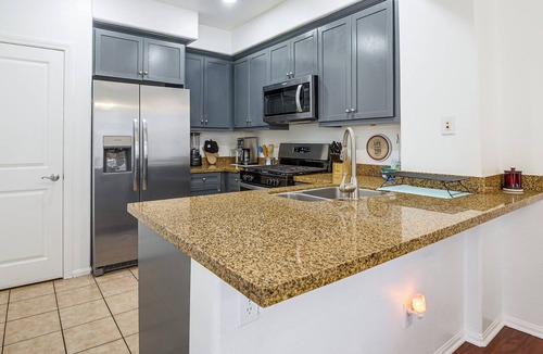 Compton House | Walk to Train Station & More! Modern Compton Unit