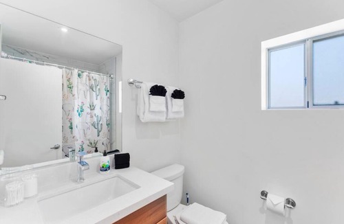 Roosevelt Apartment | Walkable DTPH Studio w/Pool and Parking