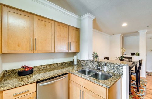Camelback East Condo | Walkable Location: Phoenix Apt w/Pool Access!