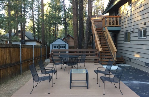 Summit Estates Cabin | Walking distance to Snow Summit Resort.