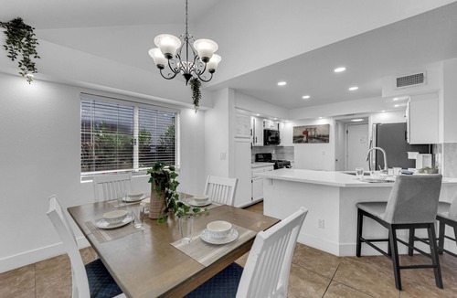 Summerlin House | Warm Vacation in Las Vegas King-Queen beds