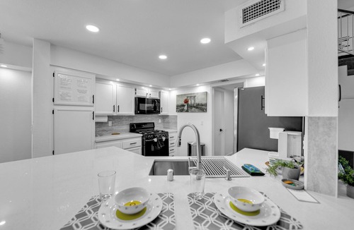 Summerlin House | Warm Vacation in Las Vegas King-Queen beds