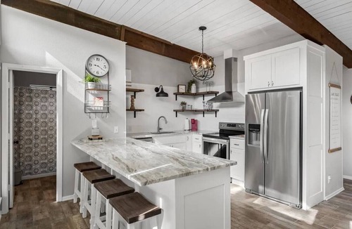 Leisure Land House | Waterfront 3 bed, 2 bath lake-house on Cedar Creek