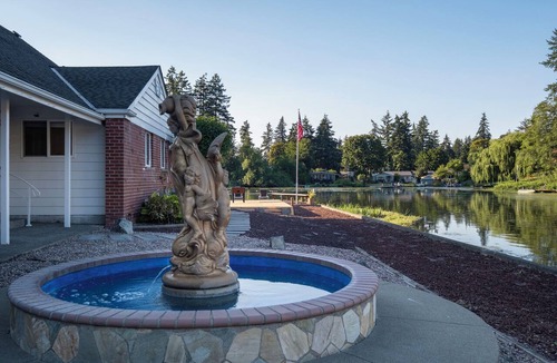 Fort Lewis House | Waterfront Spanaway lake -Private Dock, Kayaks, Sleeps 15 -AC