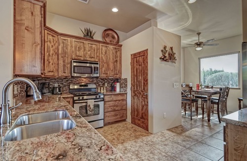 Oak Creek House | *WEEKLY DISCOUNTS* Lux Private Pool & Walk To Golf Country Club House