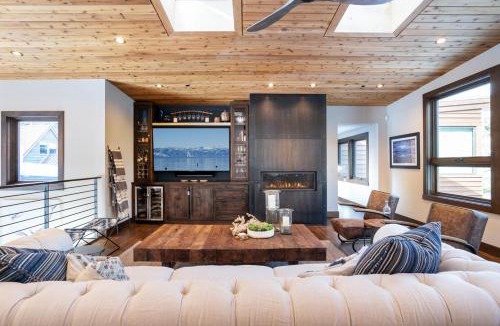Tahoma House | West Shore - West Shore Hideaway