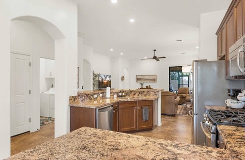 Rancho Vistoso House | Westminster Retreat - Contemporary Oro Valley home w/fire pit and putting green