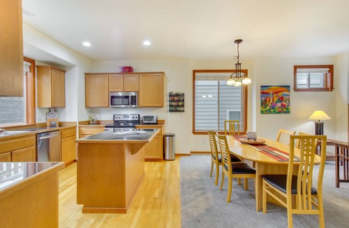 Everett House | WFH-Friendly Townhome Rental Near Ferry in Everett