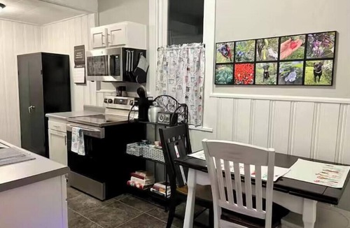 Springfield House | Whitt’s End - a spacious private lodging in a historic Springfield neighborhood
