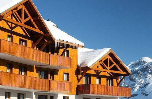 Puy-Saint-Vincent Apartment | Wifi, 3rd floor, swimming pool, balcony, parking, tv, ski locker, 25m², Puy-Saint-Vincent