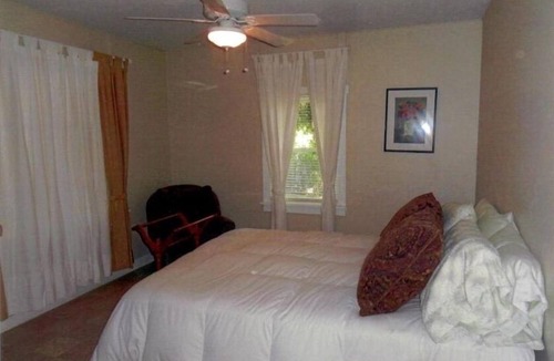 Boonville House | Wine Country Retreat/50 Wineries, Restaurants & Art Galleries