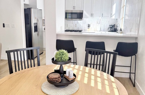 La Quinta Villa | Winter dates going fast! Beautifully renovated 3bd/3bth poolside, mountain views
