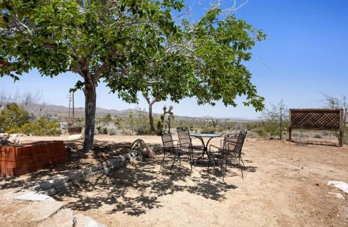 Yucca Valley House | Wonderful Cottage with Barbecue and Gorgeous Desert Views in Yucca Valley, California