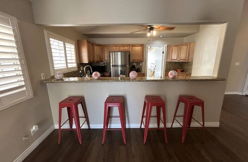 Green Valley North House | Wonderful WestWind 6ppl Green Valley King qu sofa bed
