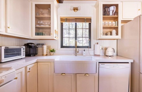 Boulder Bay Cabin | Wow! Starry Treehouse Cabin w/Lake Views, Hot Tub, Private Sledding Hill