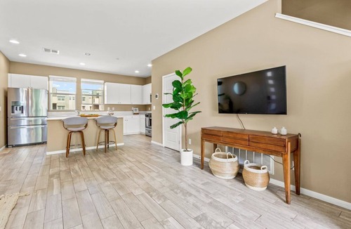 Summerlin South House | Youdids Luxury modern style townhouse in Summerlin