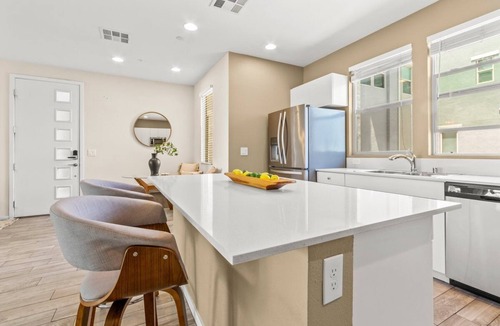 Summerlin South House | Youdids Luxury modern style townhouse in Summerlin