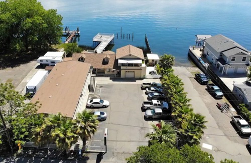 North Lakeport Apartment | Your Oasis Awaits-On the Lake/Pier/Kitchen Lakeport Room #6