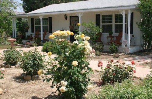 Reedley Apartment | Zinfandel Suite Sequoia View B&B