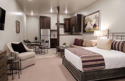 Zion National Park South Entrance Hotel | Zion Park Stay | 1 Unit | Queen Hillside Rooms 0.7 Miles From Zion Nature Center