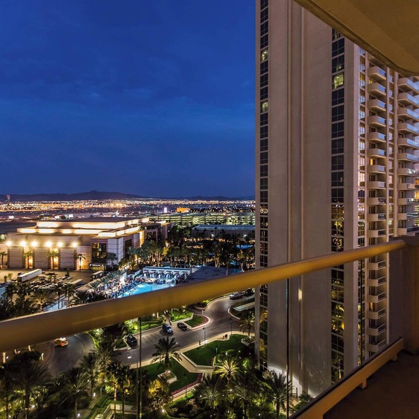 Large 1BR at MGM With Strip View