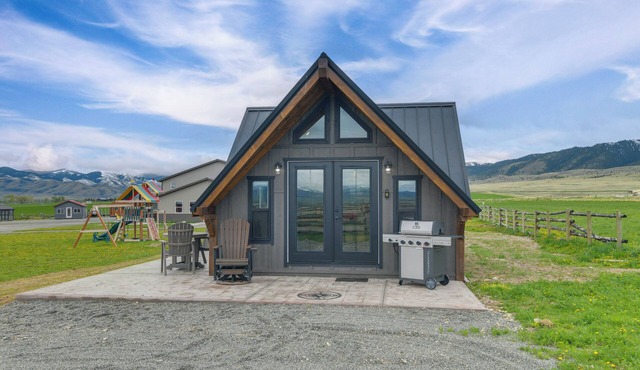 1/2 Mi to Ruby River: Cabin w/Trail Access! in Alder