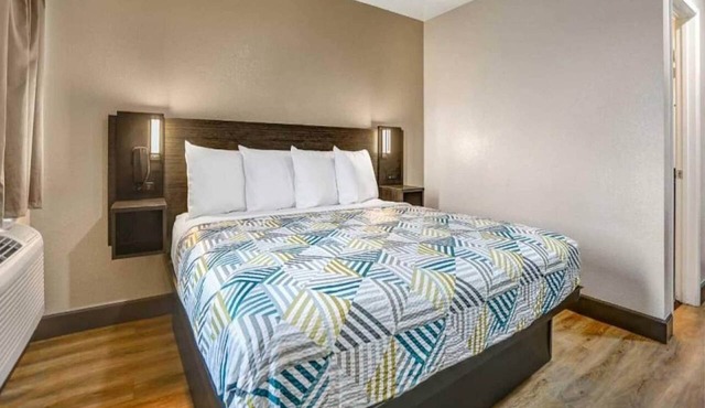 1 Full Bed | ADA/RI Shower