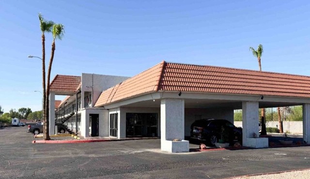 1 King Bed | Smoking, Micfridge in Mesa