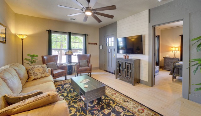 < 1 Mi to Dtwn: Home w/Deck in Clarkdale!
