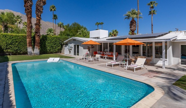 10 Palms - Palm Springs Pool Retreat