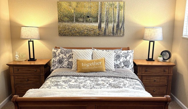1BD Ski-in/Ski-out Condo Near Lift 8 & 1. Grab a Lift and Ski To Either Lodge.