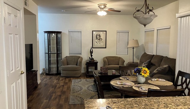 2-bedroom condo with AC in lovely Las Vegas location