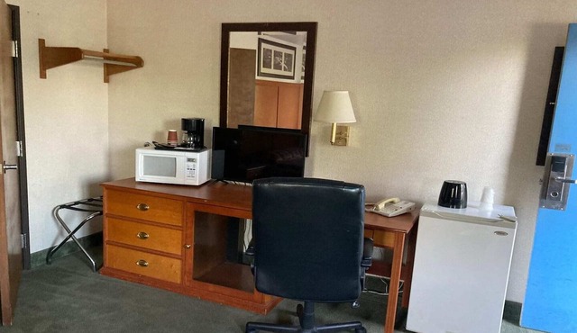 2 Full Beds | Non-Smoking in Stevenson WA