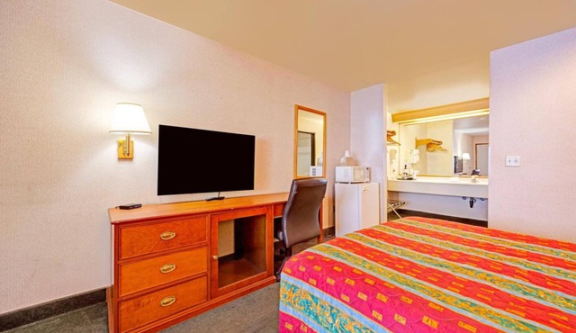 2 Pet-friendly Units w/Free Parking | Bridge of the Gods - 4.4 miles away in Stevenson