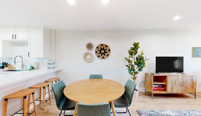 2-story dog-friendly condo with patio, outdoor pool, W/D, streaming, partial AC
