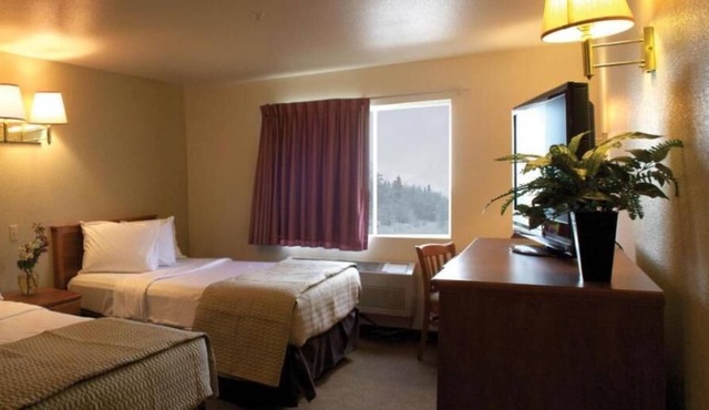 2 x 2 Double Beds Accommodations at FairBridge Inn & Suites Kellogg in Kellogg