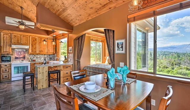 28 Mi to Yosemite: Lovely Mtn Cottage w/Deck! in North Fork