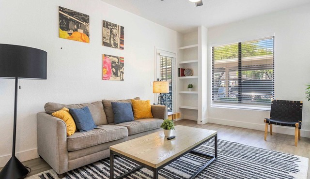 2BR CozySuites at Kierland Commons with pool #03