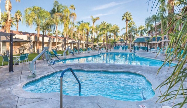 2BR Oasis Retreat w/Resort Amenities & Pool in Palm Springs