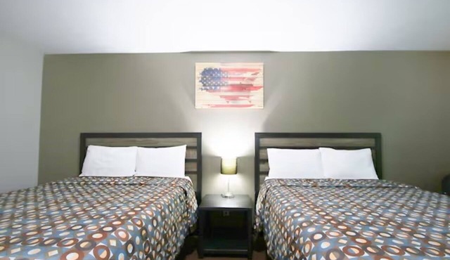 3 Accommodations of Clean & Modern Rooms | Near Hwy 34 | Free Parking in Mills County