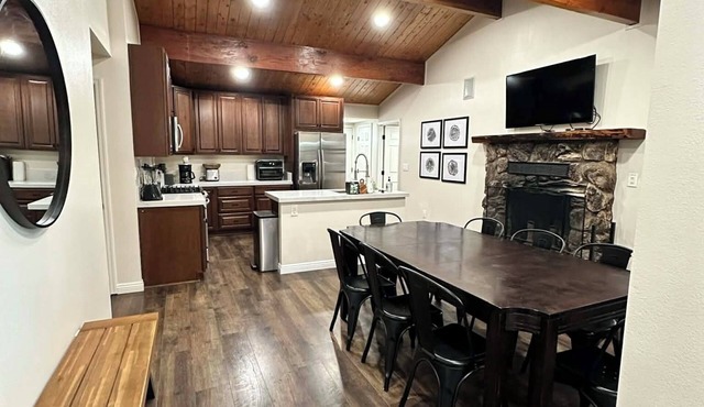 3-bedroom cabin in amazing Running Springs with cozy vibes in Running Springs